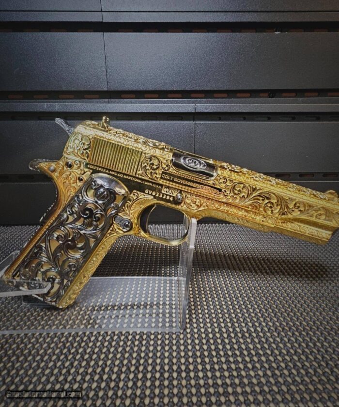 Colt .38 SUPER 1911 FULLY ENGRAVED 24K GOLD/BLACK NICKEL CUSTOM GRIPS - Image 11