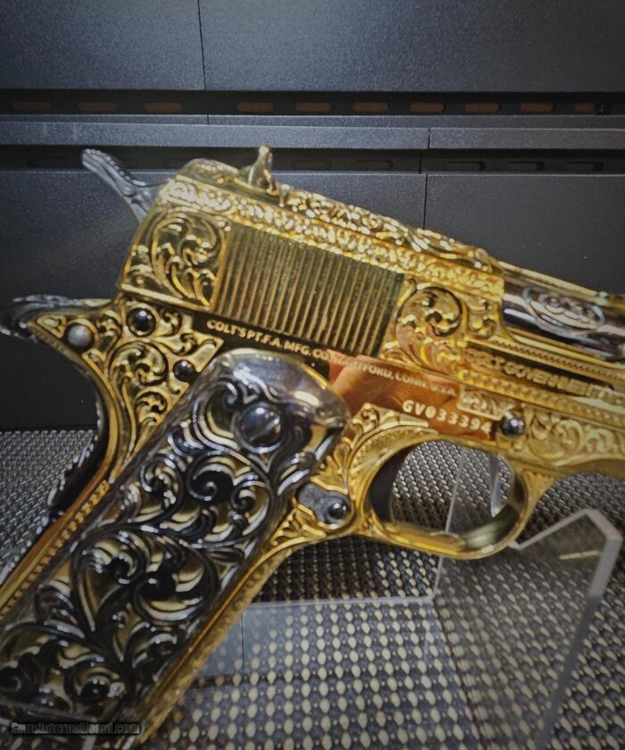 Colt .38 SUPER 1911 FULLY ENGRAVED 24K GOLD/BLACK NICKEL CUSTOM GRIPS - Image 4